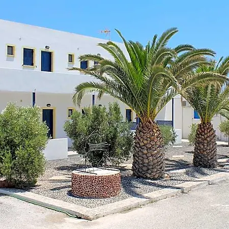 Mary 4* Santorini Island